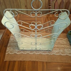 Elegant Cream Metal Magazine Rack